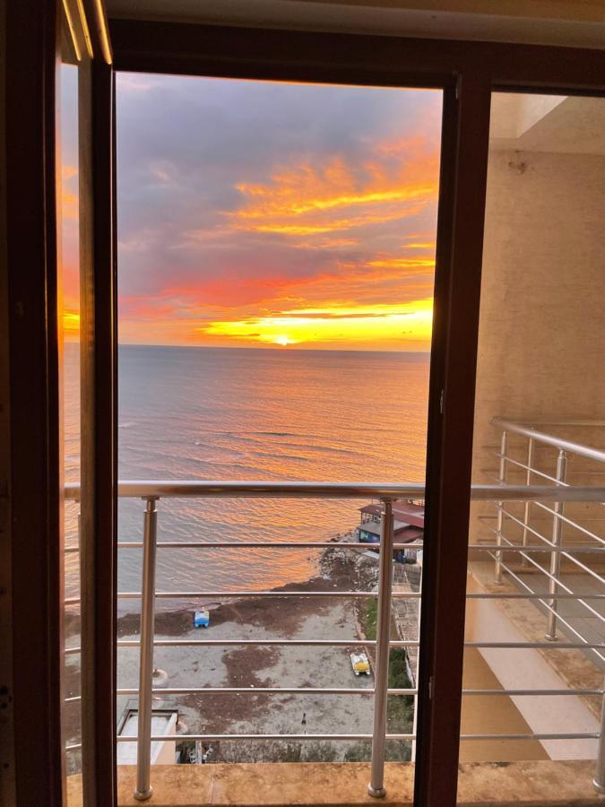 Durres Currila Modern Luxury Stunning Beach Views 外观 照片